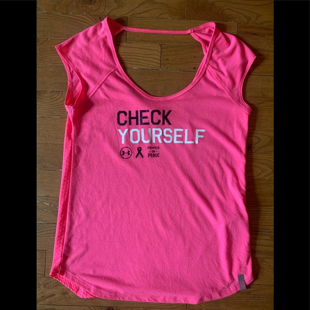 Under Armour workout shirt size: XS 🌷